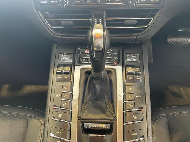 
								2020 PORSCHE MACAN full									