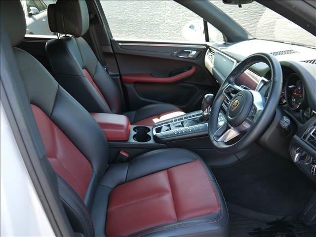
								2019 PORSCHE MACAN MACAN full									