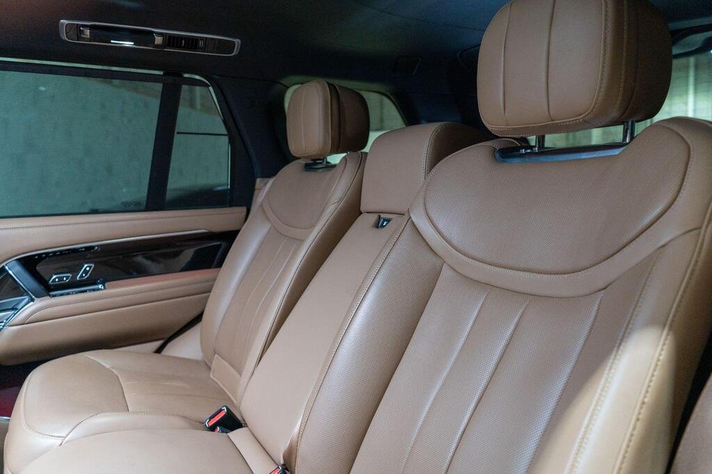 
								2023 RANGE ROVER AUTOBIOGRAPHY P400 MHEV full									