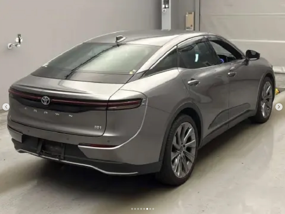 
								2022 TOYOTA CROWN CROSSOVER G LEATHER full									
