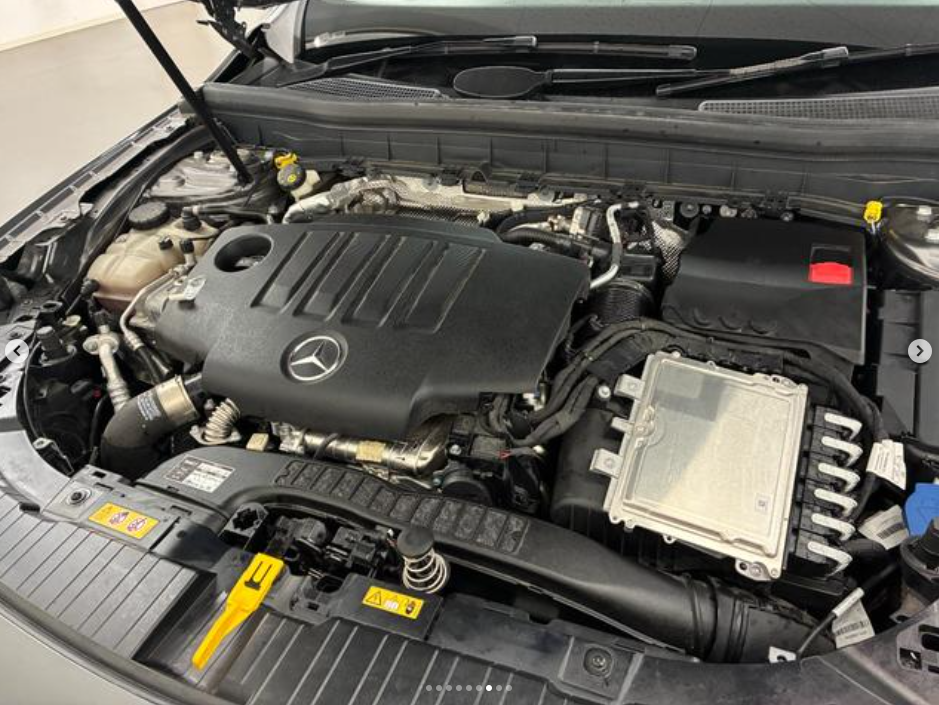 
								2020 MERCEDES-BENZ GLB200D full									