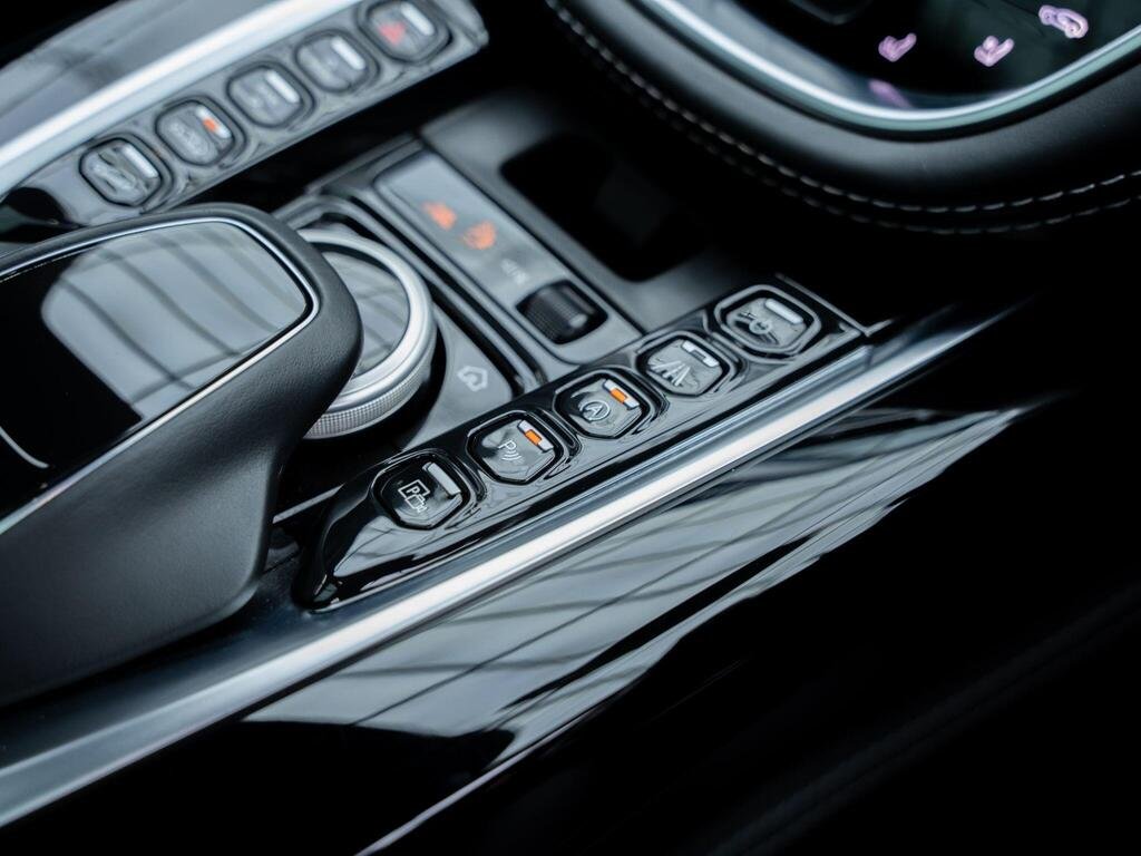 
								2021 Aston Martin DBX full									