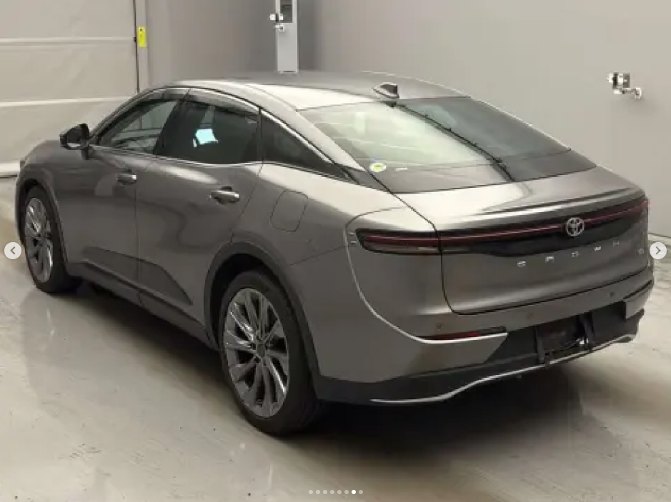 
								2022 TOYOTA CROWN CROSSOVER G LEATHER full									