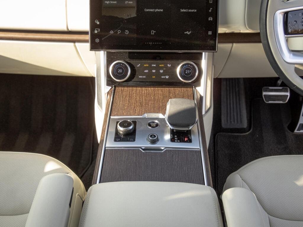 
								2022 RANGE ROVER AUTOBIOGRAPHY P400 HSE MHEV full									