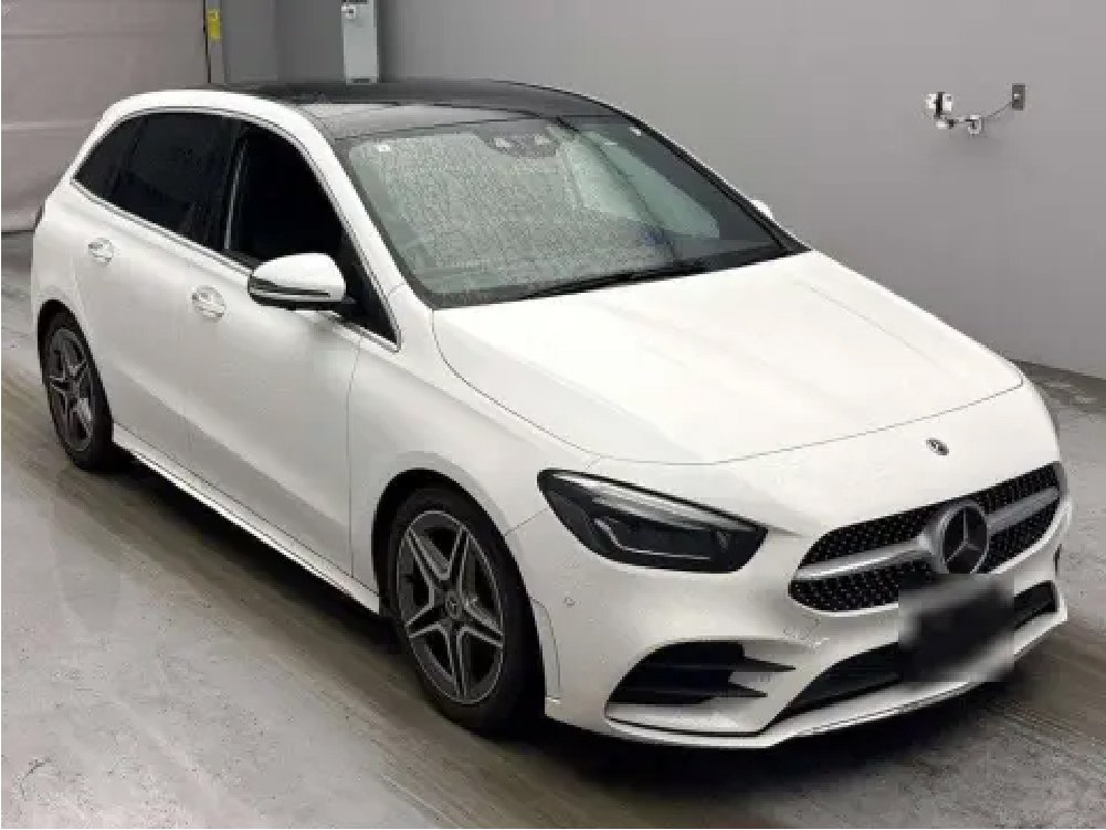 2019 MERCEDES BENZ B180 AMG LINE