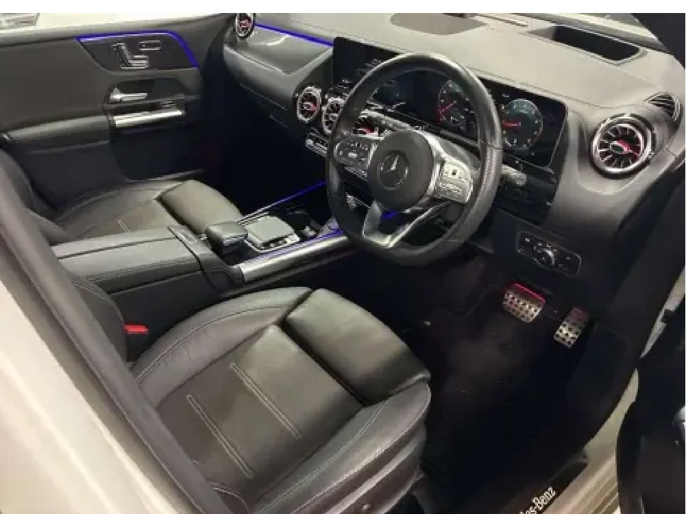 2019 MERCEDES BENZ B180 AMG LINE