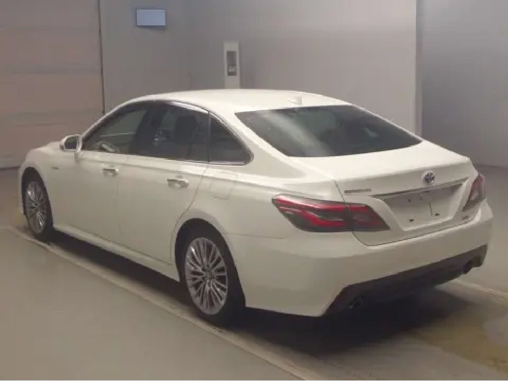 
								2019 TOYOTA CROWN HYBRID S ELEGANCE STYLE full									