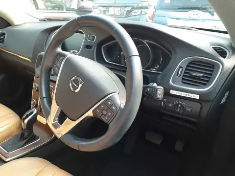 2019 VOLVO V40 D3 INSCRIPTION