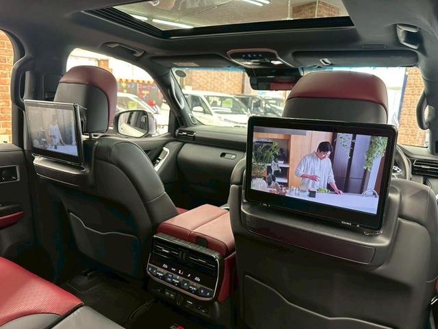 
								2023 TOYOTA LAND CRUISER GR SPORT full									