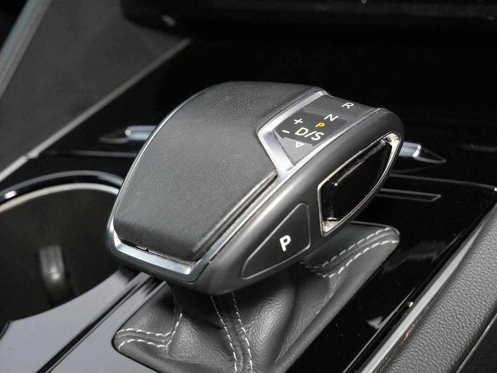 
								2020 VOLKSWAGEN TOUAREG TDI BLACK EDITION full									