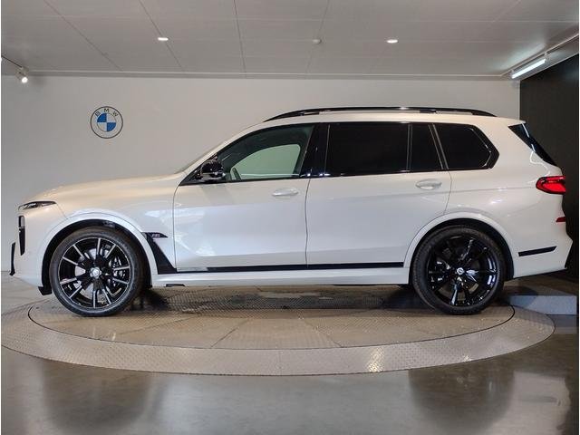 
								2023 BMW X7 M60I X DRIVE full									