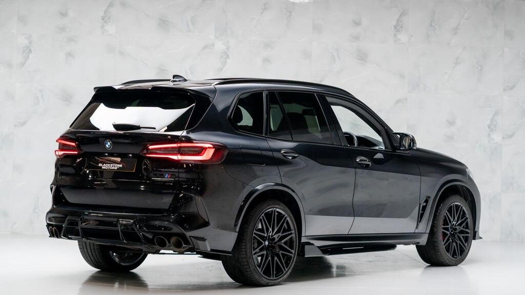 
								2021 BMW X5 M COMPETITION full									