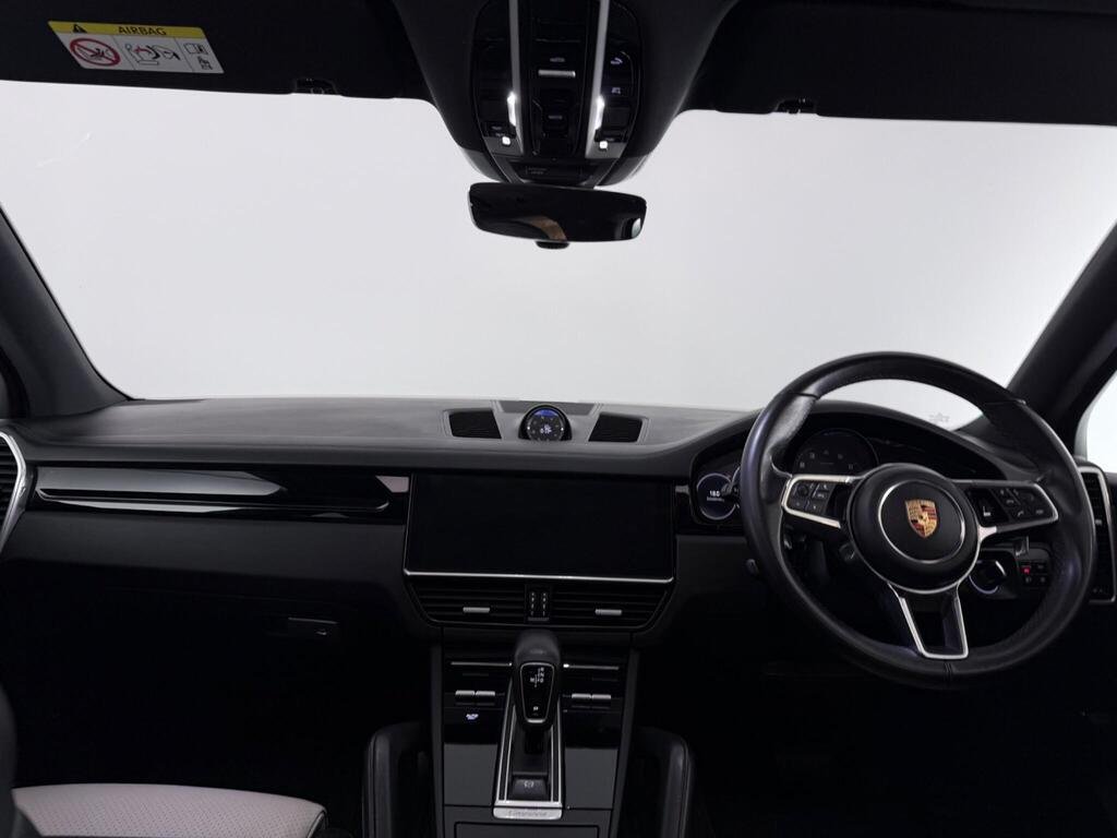 2019 PORSCHE CAYENNE BASE GRADE