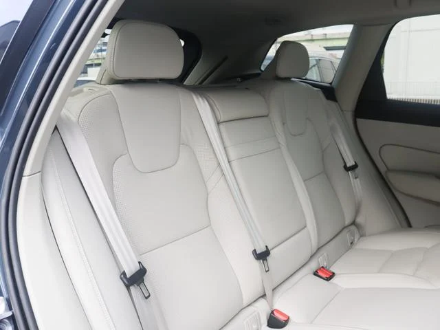 
								2020 VOLVO XC60 D4 AWD INSCRIPTION full									