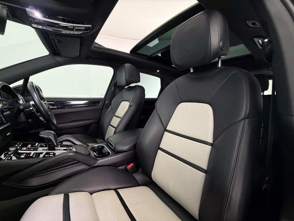 2019 PORSCHE CAYENNE BASE GRADE