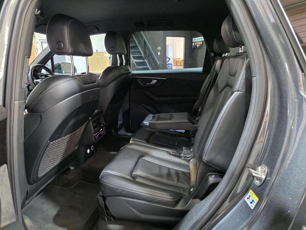 
								2020 AUDI Q7 50 TDI BLACK EDITION full									