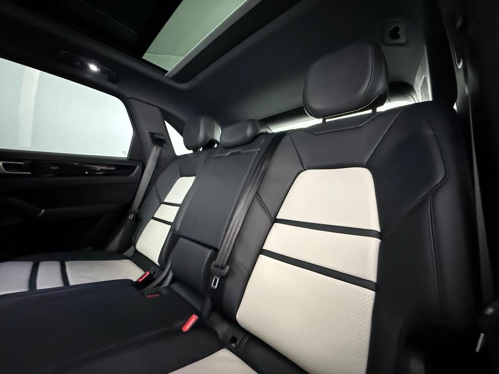 
								2019 PORSCHE CAYENNE BASE GRADE full									