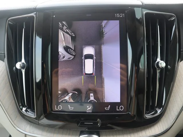 
								2020 VOLVO XC60 D4 AWD INSCRIPTION full									