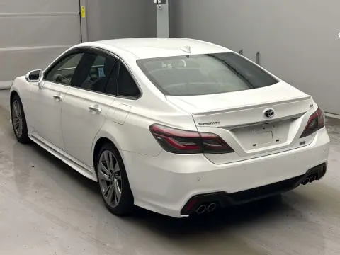 
								2021 TOYOTA CROWN HYBRID RS full									